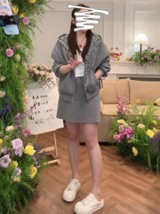 Spring 2025 Casual Anti-Aging Two-Piece Set plus Size Hoodie Mini Skirt Slimming Ensemble Womens Long Sleeve Zipper Closure