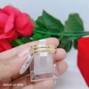 Cincin Titanium Stainless Stell Original 100% Anti Karat Luntur - Bahan Titanium Lapis Emas 18k - Tahan Bahan Kimia - Elegan dan Anti Alergi (Indonesia)