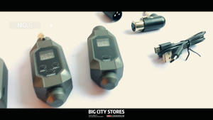 Wired to wireless microphone transmission metal na materyales plug-and-play mic angkop para sa mga okasyon ng palabas at pulong tugma sa mga kagamitang loudspeaker at audio system.