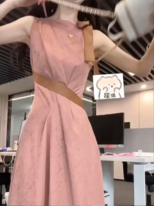 Sleeveless Ribbon Waist Dress Pink Office Scene