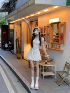 ชุดเดรสกระโปรงสั้นลายดอกไม้สไตล์เจ้าหญิงสำหรับผู้หญิงในฤดูร้อน 2024 ดีไซน์หวานๆ ใหม่ เอวสูง ผ้าชีฟอง แขนสั้น คอเหลี่ยม