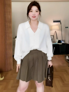 Áo Sơ Mi Trắng Dài Tay Cổ Chữ V Dáng Rộng Cho Nữ Mùa Xuân 2025 Phong Cách Mới Dáng Rộng Thoải Mái Cho Phụ Nữ Ngoại Cỡ