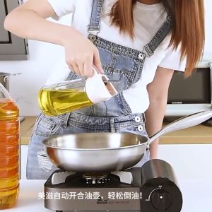 Lọ Đựng Dầu Ăn Thủy Tinh Tự Động Mở Nắp Khi Rót (Dung Tích 300ml) – Chai Đựng Dầu Ăn Có Nắp Tự Động Và Quai Cầm