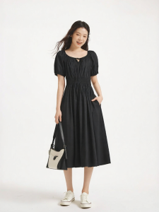 Hotwind | Round Neck Waist-Slimming Flared Long Dress