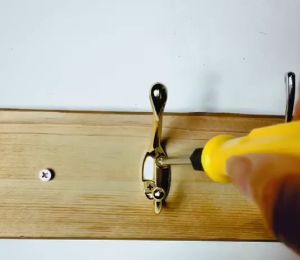 ตะขอแขวนอเนกประสงค์ เพื่อใช้ในห้องน้ำ โลหะอัลลอยด์ แข็งแรง ไม่เกิดสนิม สินค้าคุณภาพ ขายดี มีบริการปลายทาง