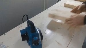 Máy bào chạy điện Makitta N1900B - Bào Khỏe Mượt Không Lẹm Gỗ - Tặng Kèm Lưỡi Bào - Bảo Hành 6 Tháng