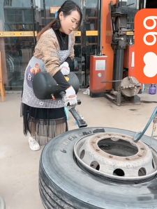 เครื่องเติมลมแรงดันสูง ถังลมขึ้นขอบยาง บาซูก้า แบบปุ่มกด(เครื่องระเบิดขอบยาง)/Air blast tank rubber rim Air tank rim bazooka push-button type (rubber blasting machine)