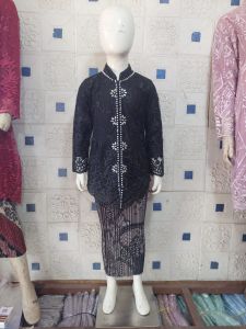 FREE HIJAB STELAN KEBAYA ANAK UMUR 3-11 TAHUN BAHAN TILE BROKAT COMBINASI PAYET MUTIARA-KEBAYA ANAK PEREMPUAN TERBARU 2024 MODEL SIMPLE MEWAH DAN ELEGAN