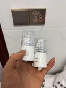 จัดส่งรวดเร็ว 3W โคมไฟกลางคืน ติดตั้งง่าย แสงนุ่มนวล หลอดไฟLED ใช้งานได้10000ชม. สำหรับห้องนอน ห้องน้ำ