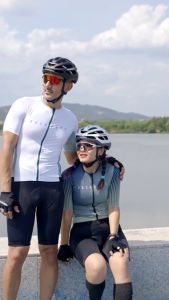 ROCKBROS เสื้อเจอร์ซีย์นักปั่นสำหรับผู้หญิงใส่ในฤดูร้อนเสื้อปั่นจักรยานเสือหมอบแขนสั้นผ้าบางยืดหยุ่นสวมใส่สบายเสื้อผ้าปั่นจักรยาน