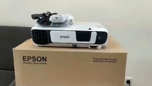 Proyektor Epson EB W41