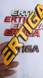 EMBLEM MOBIL ERTIGA  VARIASI  MOBIL SUZUKI  DENGAN HURUF TIMBUL 3D BAHAN FIBERGLASS