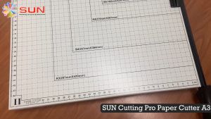 Paper Cutter A3 / A3+ ( Alat Potong /Mesin Pemotong Kertas HVS Sticker Dos PVC ID Card Yellow Board Art Paper Vinyl. Bontax Camel Kertas Foto A5 A4 F4 B4 Glossy Silky Glossy Photo Paper A3)