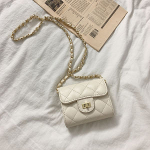 กระเป๋าสะพายข้างขนาดเล็ก Mini Chain Crossbody Bag สำหรับผู้หญิง กระเป๋าสะพายข้างแบบหนัง PU ทรงสี่เหลี่ยม กระเป๋าสะพายข้างแบบสะพายไหล่เดียว กระเป๋าสะพายข้างแบบลำลอง