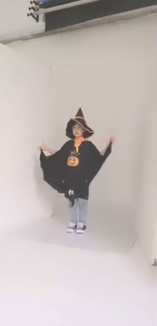 Kids Witch & Wizard Costume – Cloak with Hat & Pumpkin Candy Bag for Halloween