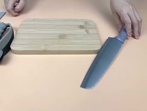 【Quick Knife Sharpener Convenient Manual Whetstone Sharpener Blade Sharpener Household Kitchen Gadgets ABS&Tungsten Carbide】