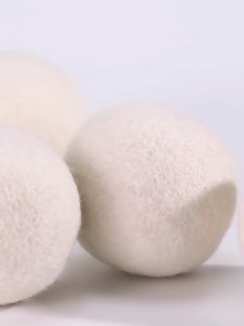 TA-ลูกบอลปรับผ้านุ่ม ลดรอยยับ ลูกบอลอบผ้า ประหยัดไฟและเวลาอบผ้า Wool Dryer Balls ชุด6ลูก