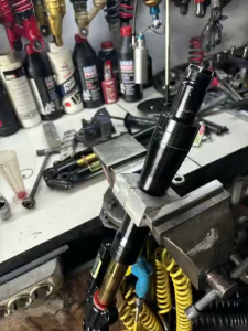 TERBARU Alat Penjepit As Shok Depan