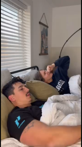 Dung dịch muối đẳng trương rửa mũi VICKS SINEX SALINE PACKETS 60 refill paclkets của Mỹ