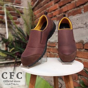 Sepatu Slip-on Safety Ujung Besi Sporty | Sepatu Bot Pria dengan Proteksi Maksimal dan Gaya Modern