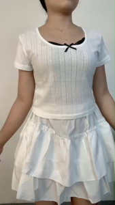 ชุดเซ็ตแฟชั่นหวาน  เสื้อยืดผูกโบว์ + กระโปรงพลีท  สวมใส่ได้ทุกวัน