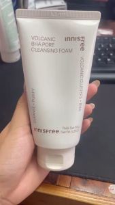 Sữa Rữa Mặt Tro Núi Lửa Innisfree Volcanic BHA Pore Cleansing Foam 150g-Hàn Quốc