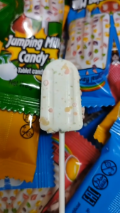 30PCS JUMPING MILK CANDY POWER POPPING LOLLIPOP LOOTBAG FILLERS SUGAR CRASH