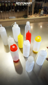 Botol Saus Saos Mayonnaise Kecap / Tempat Saus Merah 354 ml / Squeeze Bottle 12 oz Red RESTOMART Plastik ABS (2034015) (F12)