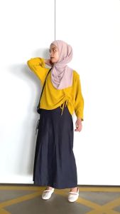 Ghanimi - Brisha Blouse / Blus Polos Crinkle / Crop Top Tangan Panjang / Atasan Crop / Atasan Polos / Blus Santai