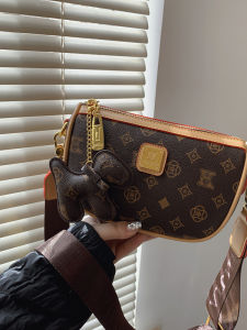 Fashionable Versatile Womens Crossbody Bag with Wide Shoulder Strap Single Shoulder Bag Stylish Dumpling Bag Underarm Bag