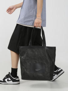 กระเป๋าถือผู้ชาย กระเป๋าถือผ้ากระดาษหนังวัว กันน้ำ ความจุขนาดใหญ่ กระเป๋าสะพายไหล่ข้างเดียว กระเป๋าถือแบบลำลอง กระเป๋าถือแบบลำลอง