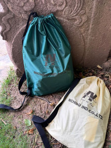 กระเป๋าใส่รองเท้าผ้าอ็อกซ์ฟอร์ดกันน้ำคุณภาพสูง กระเป๋าเก็บของสำหรับการเดินทาง กระเป๋าเก็บเสื้อแจ็คเก็ตขนเป็ด กระเป๋าใส่เสื้อผ้าออกกำลังกายแบบมีเชือกผูก