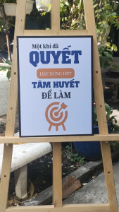 Tranh Lẻ Động lực Văn Phòng - Slogan Trang trí Tường Mọi vấn đề đều có cách giải quyết chất liệu in gỗ tráng gương bọc viền