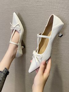 รองเท้าส้นสูงหัวแหลมแบบผูกโบว์ผีเสื้อสไตล์เกาหลี รองเท้าส้นเดี่ยวแบบสวมหัวแหลมสุดหรูหรา รองเท้าแฟชั่นสำหรับผู้หญิง