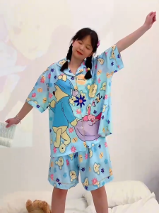 386 CCY ชุดนอนโอเวอร์ไซส์ รอบอก 52 สะโพก 46 งานผ้าไหมอิตาลี พิมพ์ลายการ์ตูนน่ารักๆ ใส่สบายไม่ร้อน (สินค้าพร้อมส่ง)