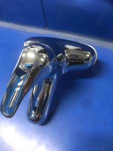 Sen tắm. Vòi chậu nóng lạnh sản phẩm chưa bao gồm dây bát sen và xiphong dây cấp