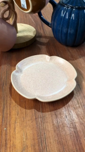 Muraditohome Vida Scalloped Ceramic Bread Plate 6.5 in