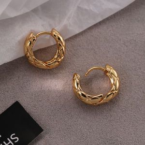 Pianist | Luxury Quilted Circle Minimal Earrings