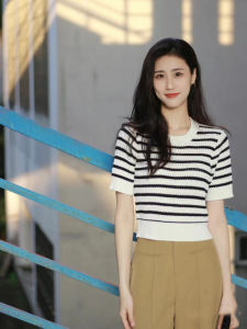 Fashionable Striped Simple Knitted Short Sleeve T-Shirt Summer Outdoor Wear Short Style Niche Design Base Shirt Top Womens Wear