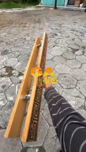 Handle Pintu Rumah Kayu Jati Motif Cina Etnic\\n\\n Apa Itu Handle Pintu Kayu Jati Motif Cina Etnic?\\nHandle pintu kayu jati motif Cina etnic adalah aksesoris pintu yang dirancang dengan desain etnik khas Cina yang dipadukan dengan kayu jati berkualitas tinggi. Aksesoris ini biasanya digunakan untuk menambah nilai estetika pada pintu rumah kayu, serta memberikan kesan tradisional dan elegan.\\n\\n Kelebihan Handle Pintu Kayu Jati Motif Cina Etnic\\n\\n* **Desain Elegan**: Handle pintu kayu jati motif Cina etnic memiliki desain yang unik dan menarik, yang dapat menambah nilai estetika pada pintu rumah kayu.\\n* **Kualitas Tinggi**: Handle pintu kayu jati motif Cina etnic terbuat dari kayu jati berkualitas tinggi, yang tahan lama dan kuat.\\n* **Nilai Etnik**: Aksesoris ini menggabungkan desain etnik khas Cina dengan material kayu jati, yang memberikan kesan tradisional dan elegan pada pintu rumah kayu.\\n\\n Cara Memilih Handle Pintu Kayu Jati Motif Cina Etnic\\n\\nUntuk memilih handle pintu kayu jati motif Cina etnic yang tepat, perhatikan beberapa hal berikut:\\n\\n* **Desain**: Pilih handle pintu dengan desain yang sesuai dengan konsep rumah Anda.\\n* **Kualitas**: Pilih handle pintu kayu jati motif Cina etnic yang terbuat dari kayu jati berkualitas tinggi, yang tahan lama dan kuat.\\n* **Harga**: Bandingkan harga handle pintu kayu jati motif Cina etnic dari berbagai penjual untuk mendapatkan harga terbaik.\\n\\n Manfaat Menggunakan Handle Pintu Kayu Jati Motif Cina Etnic\\n\\n* **Desain Etnik Pintu & Aksesoris Rumah Kayu**: Menggunakan handle pintu kayu jati motif Cina etnic dapat menambah nilai estetika pada pintu rumah kayu, serta memberikan kesan tradisional dan elegan.\\n* **Menggabungkan Desain Etnik dengan Handle Pintu Kayu Jati Motif Cina Etnic**: Handle pintu kayu jati motif Cina etnic dapat digunakan untuk menggabungkan desain etnik pada pintu rumah kayu, yang dapat menambah nilai estetika dan keunikan rumah Anda.\\n\\n Tips Memelihara Handle Pintu Kayu Jati Motif Cina Etnic\\n\\n* **Perawatan Rutin Handle Pintu Kayu Jati Motif Cina Etnic**: Lakukan perawatan rutin pada handle pintu kayu jati motif Cina etnic, seperti membersihkan debu dan kotoran secara teratur.\\n* **Menghindari Kerusakan Handle Pintu Kayu Jati Motif Cina Etnic**: Hindari penggunaan bahan kimia yang keras atau keras pada handle pintu kayu jati motif Cina etnic, karena dapat merusak material kayu jati.\n}