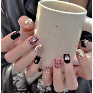 Handmade Nail Tips Womens Black Plaid Fake Nails Wearable Nail Tips Nail Art Finished Product Trendy Beauty Nail Tools