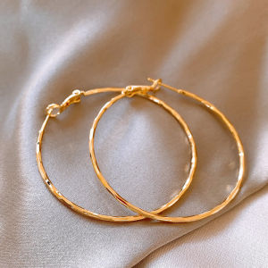 Classic Gold Circle Earrings Hong Kong Style Retro Fashion Jewelry Face Slimming Versatile Accessory for Women Geometric Pattern