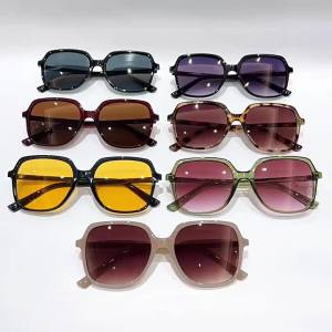 Daily Casual Square Sunglasses Women Simple Elegant Rivets UV400 Sun Glasses Travel Feel Free Large Frames Female Shades