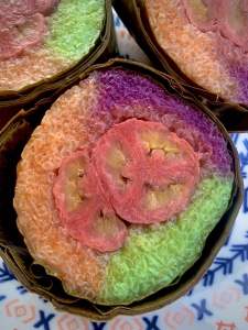 Bánh tét chuối trái 3 màu Bến Tre - Nếp rất béo dẻo thơm-Bánh hút chân không