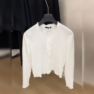 YUFUQING | เสื้อถักสีขาวสไตล์ฝรั่งเศส ทรงหลวม ลำลอง สำหรับผู้หญิง เสื้อตัวบนทรงหลวม แขนยาว ปกติ ฤดูใบไม้ร่วง 2025