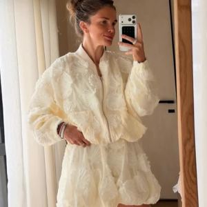 Retro Female Solid Color 2026 Autumn New Fashion Flower Zipper Drawstring Long-sleeved Jacket + High Waist Shorts Two-piece Set