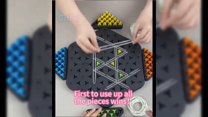 เกมปริศนาบอร์ดรูปทรงเรขาคณิตใหม่ ลูกโซ่สามเหลี่ยม เกมกระดานของเล่นฝึกยาง สำหรับเด็ก