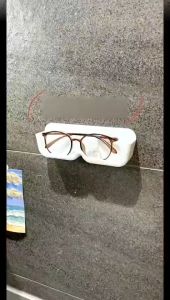 High End ตู้โชว์กระจกแว่นตากล่องเก็บติดผนัง Perforated กระจกแว่นตา - ฟรีแว่นตากันแดด Storage Rack