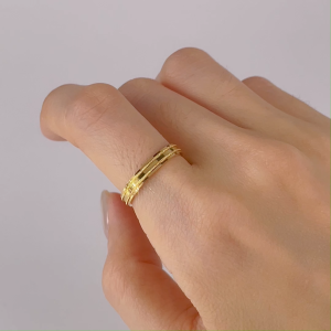 WENG KWONG Sandblast Edge Gold Ring in 22k/ 916 Gold (3R3902)