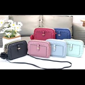 กระเป๋าสตางค์สะพายได้ กระเป๋าสะพายข้างสำหรับผู็หญิง 3 ซิป จุของได้เยอะ ดีไซน์สุดเรียบหรู (GC-304)